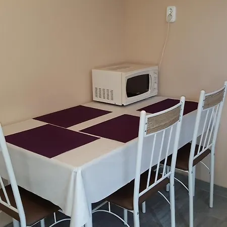 Kitti Szálláshely Habitación en casa particular Mogyoród
