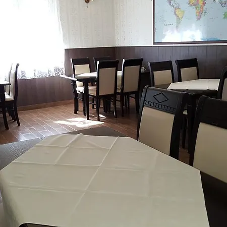 Kitti Panzio ホームステイ