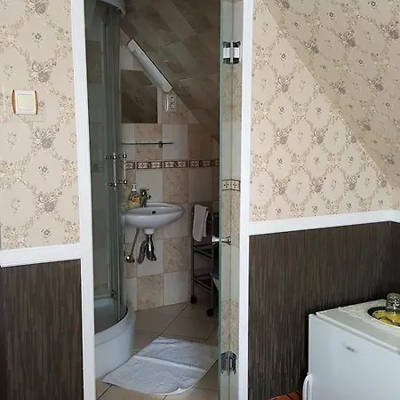Kitti Panzio Homestay *