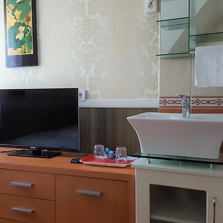 Kitti Quarto em Acomodações Particulares